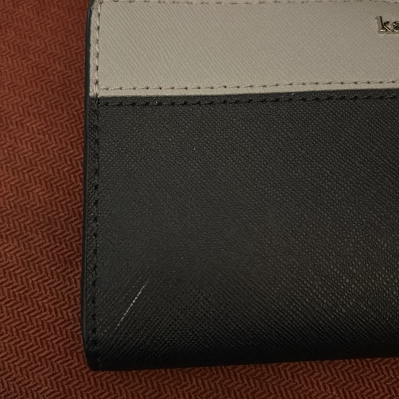 Kate Spade bifold wallet - Picture 5 of 5